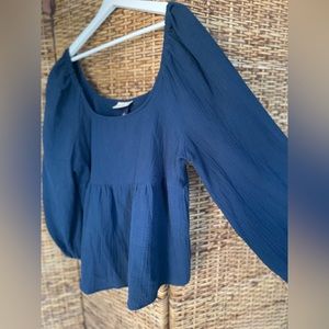 Blue L old navy puffy sleeve tunic
